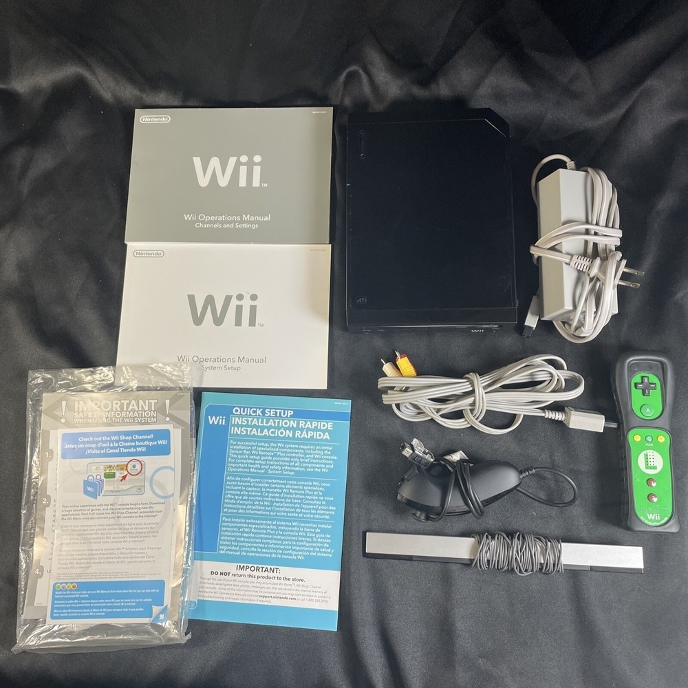 Nintendo Wii Console Black RVL-101 Luigi Remote Plus Nunchuk Bundle Set Manuals